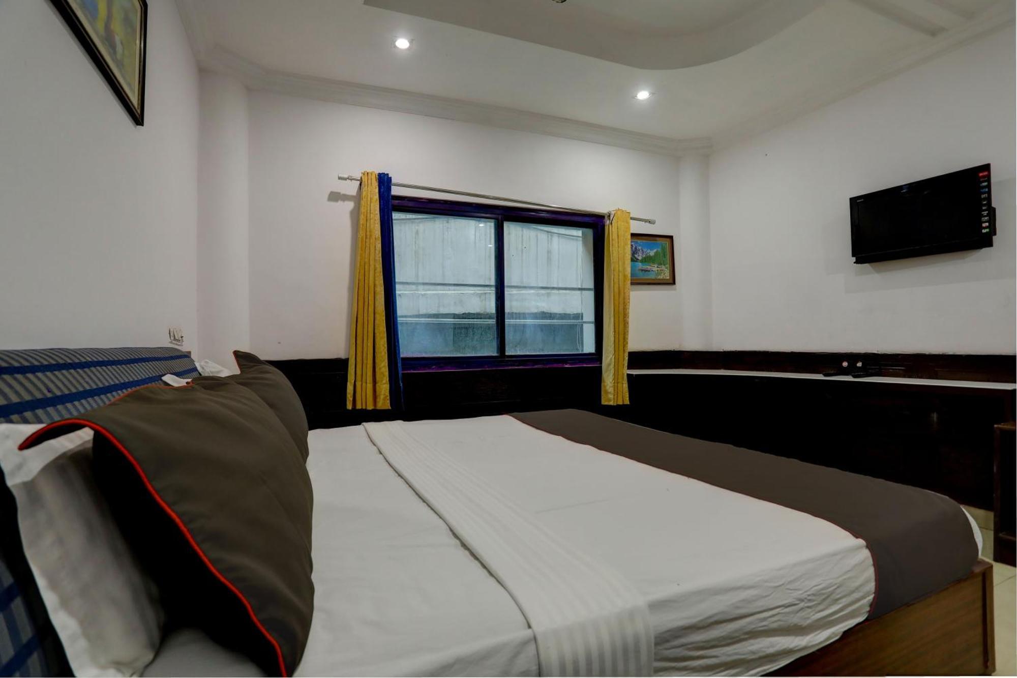 Hotel Monarch Inn Lucknow Exterior photo