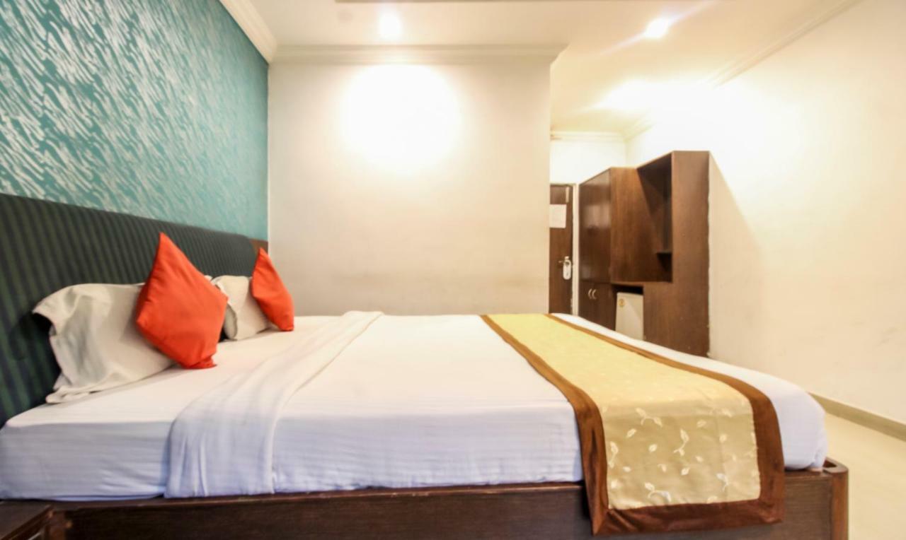 Hotel Monarch Inn Lucknow Exterior photo